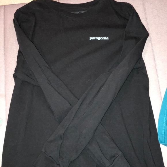 Tops - Black LS Patagonia shirt
